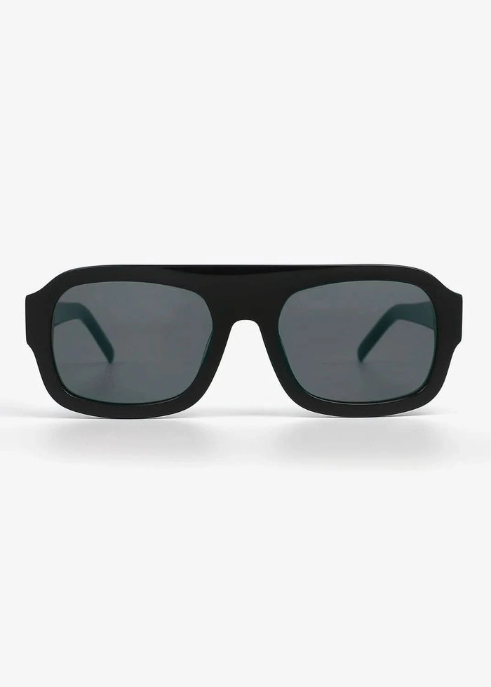 Russell Black and Grey - Nuree World